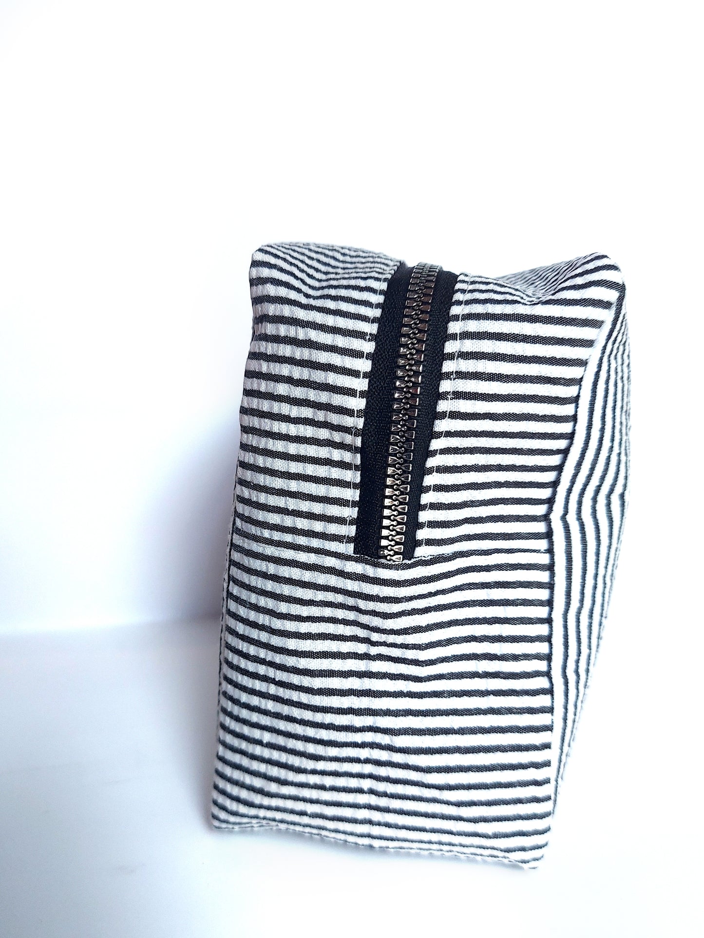Bleeding Mascara Pouch